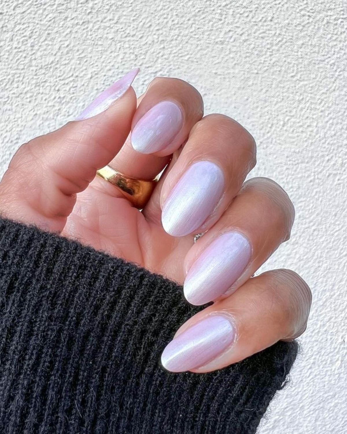 Medium Oval Pale Lilac Pearlescent Nails Medium Oval Pale Lilac Pearlescent Nails — Lavender Pearl Nails 2027