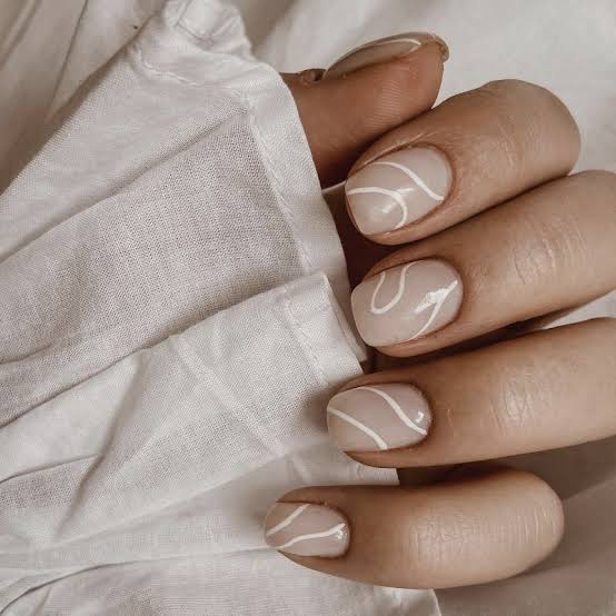 Short Oval Nude White Wavy Line Nails Short Oval Nude White Wavy Line Nails — Line Abstract Nails 2027