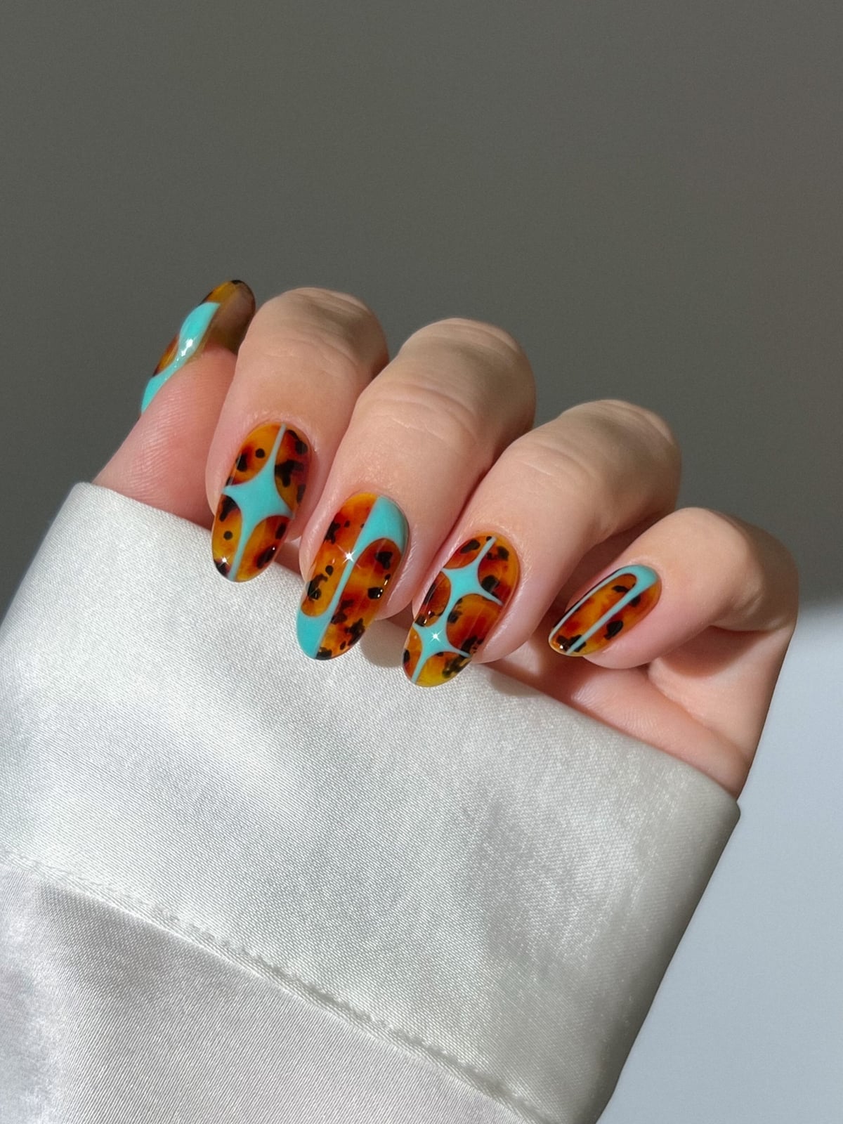 Long Coffin White Black Matte Tip Line Art Nails, Oval Long Coffin White Black Matte Tip Line Art Nails, Oval — Line Abstract Nails 2027
