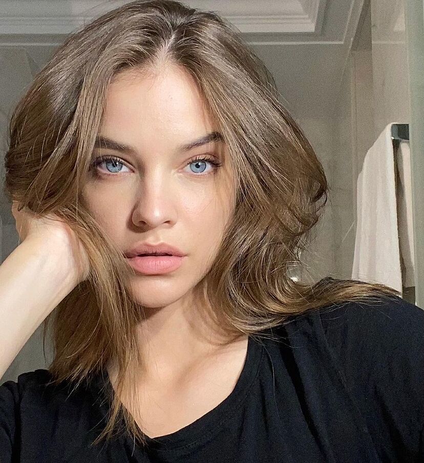 Shoulder Length Brunette With Subtle Highlights Shoulder Length Brunette With Subtle Highlights — Lived In Brunette 2027