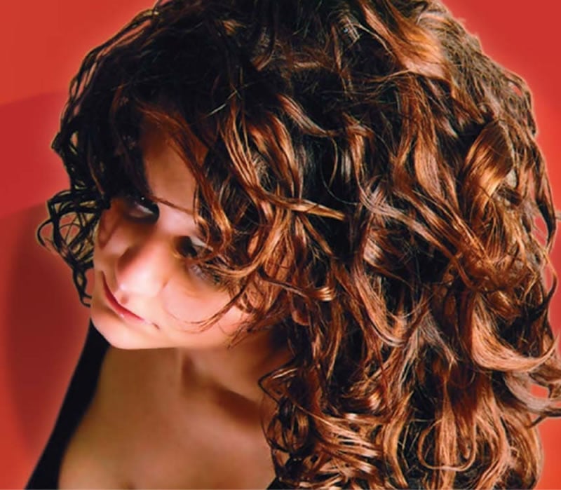 Shoulder Length Wavy Hair With Auburn Highlights Shoulder Length Wavy Hair With Auburn Highlights — Loose Perm 2027