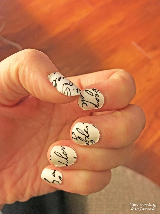 Short Square White with Black Handwritten Script Short Square White with Black Handwritten Script — Love Letter Nails 2027