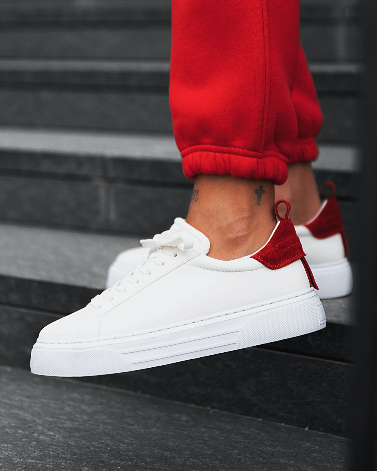 Red Sweatpants with White Leather Sneakers Red Sweatpants with White Leather Sneakers — White Sneakers Outfits 2027