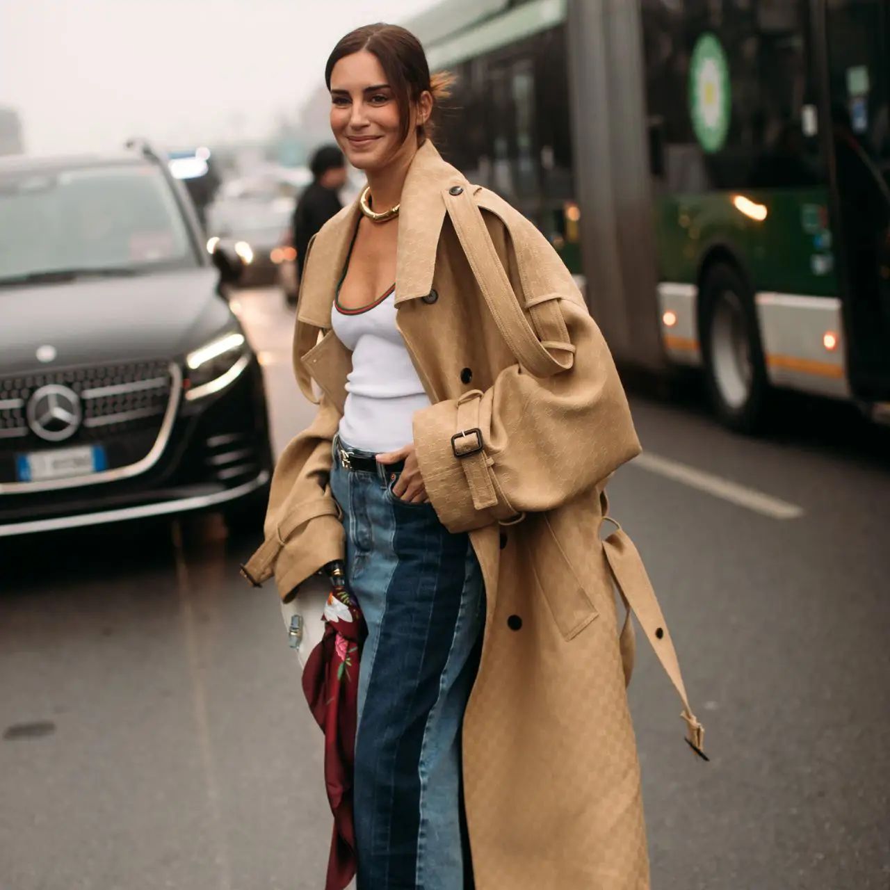 Oversized Beige Trench Coat for Versatile Layering Oversized Beige Trench Coat for Versatile Layering — Clean Girl Outfits 2027