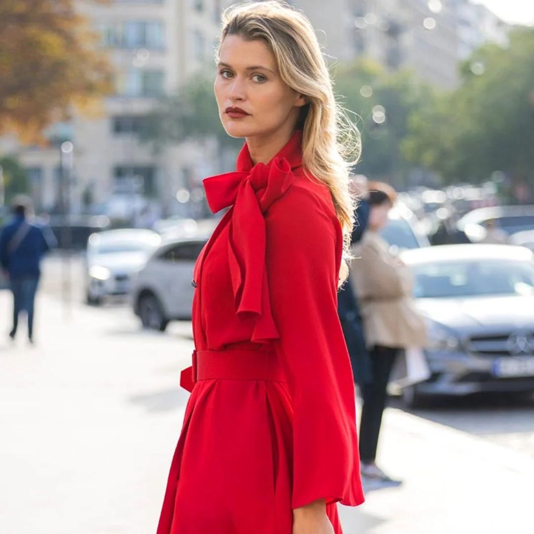 Elegant Red Dress with Bow Detail for Fashion Events Elegant Red Dress with Bow Detail for Fashion Events — Red Outfits 2027