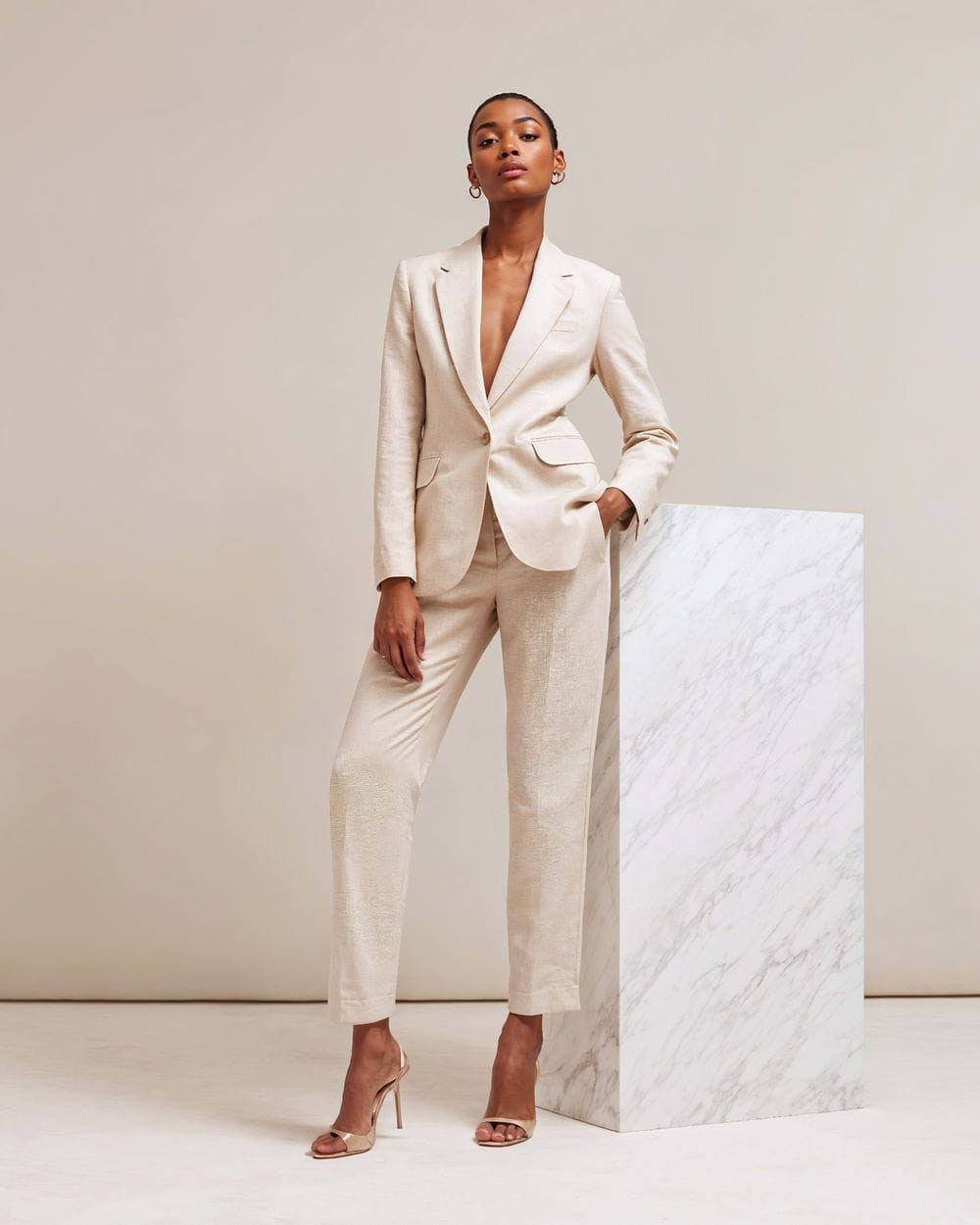Sharp Cream Linen Suit with Stiletto Heels Sharp Cream Linen Suit with Stiletto Heels — Cream Outfits 2027
