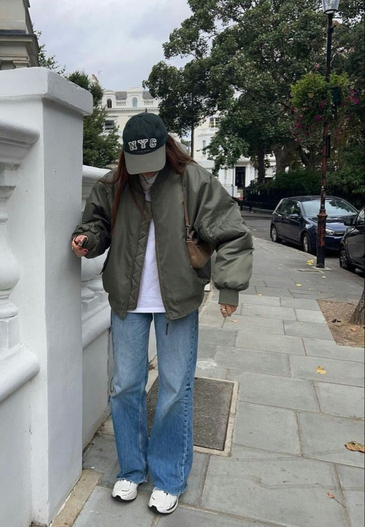 Bomber Jacket and Wide-Leg Jeans Bomber Jacket and Wide-Leg Jeans — Baseball Cap Outfits 2027