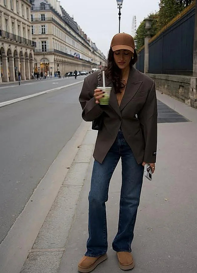 Oversized Brown Blazer with Wide-Leg Jeans and Platform Clogs — French Girl Outfits 2027