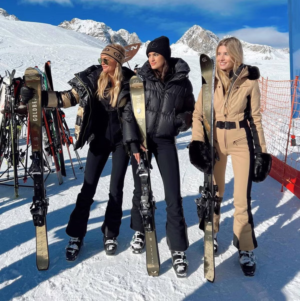 Fitted Ski Suits and Relaxed Puffers for Mountain Style Fitted Ski Suits and Relaxed Puffers for Mountain Style — Apres Ski Outfits 2027