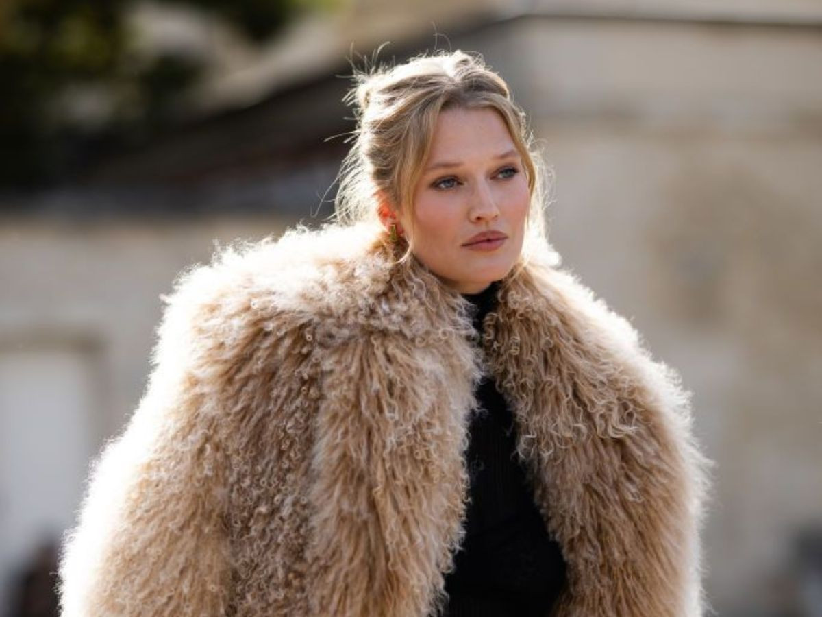 Textured Sophistication: Beige Fur with Black Turtleneck Textured Sophistication: Beige Fur with Black Turtleneck — Mob Wife Outfits 2027