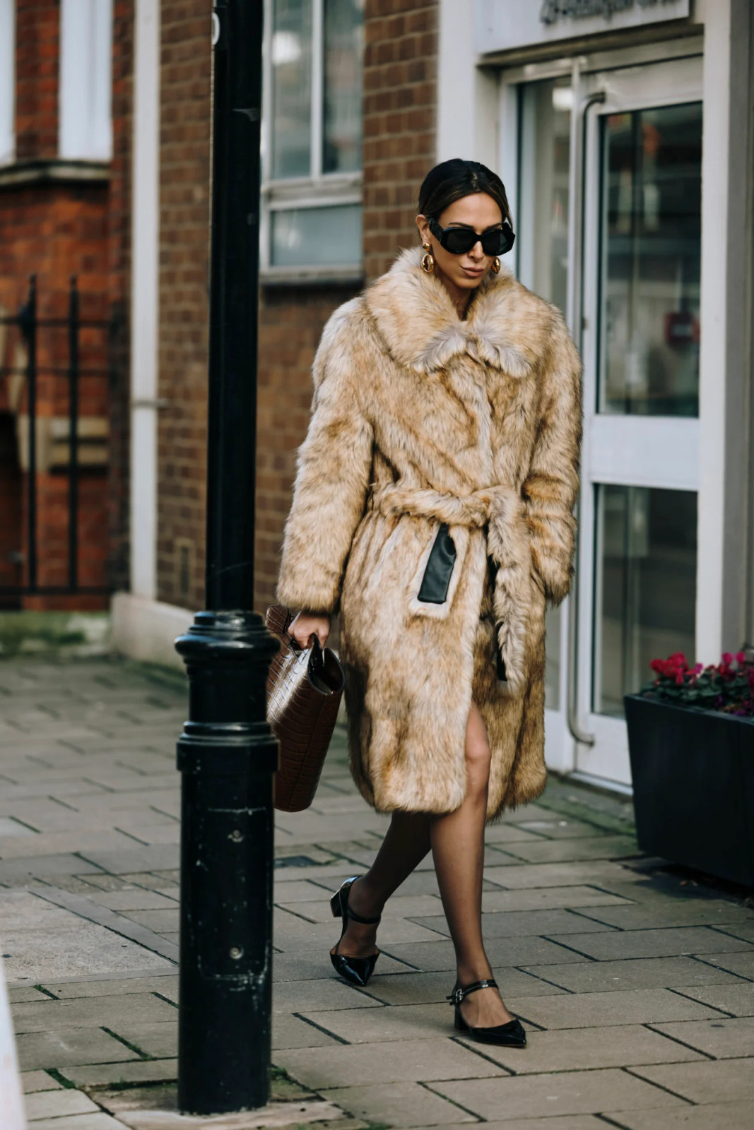 Daytime Statement: Beige Fur Coat and Crocodile Handbag Daytime Statement: Beige Fur Coat and Crocodile Handbag — Mob Wife Outfits 2027