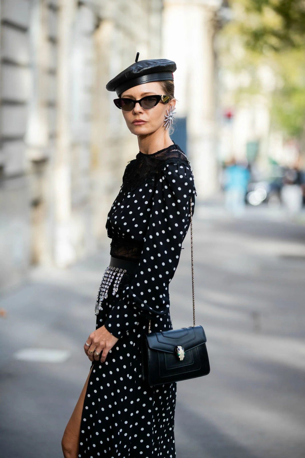Edgy Evening Look with a Black Leather Beret and Polka Dots Edgy Evening Look with a Black Leather Beret and Polka Dots — Beret Outfits 2027
