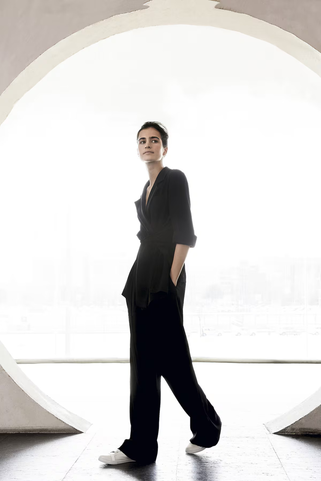 All-Black Ensemble with Wrap Blazer for Sleek Spring Casual Style All-Black Ensemble with Wrap Blazer for Sleek Spring Casual Style — Spring Casual Outfits 2027