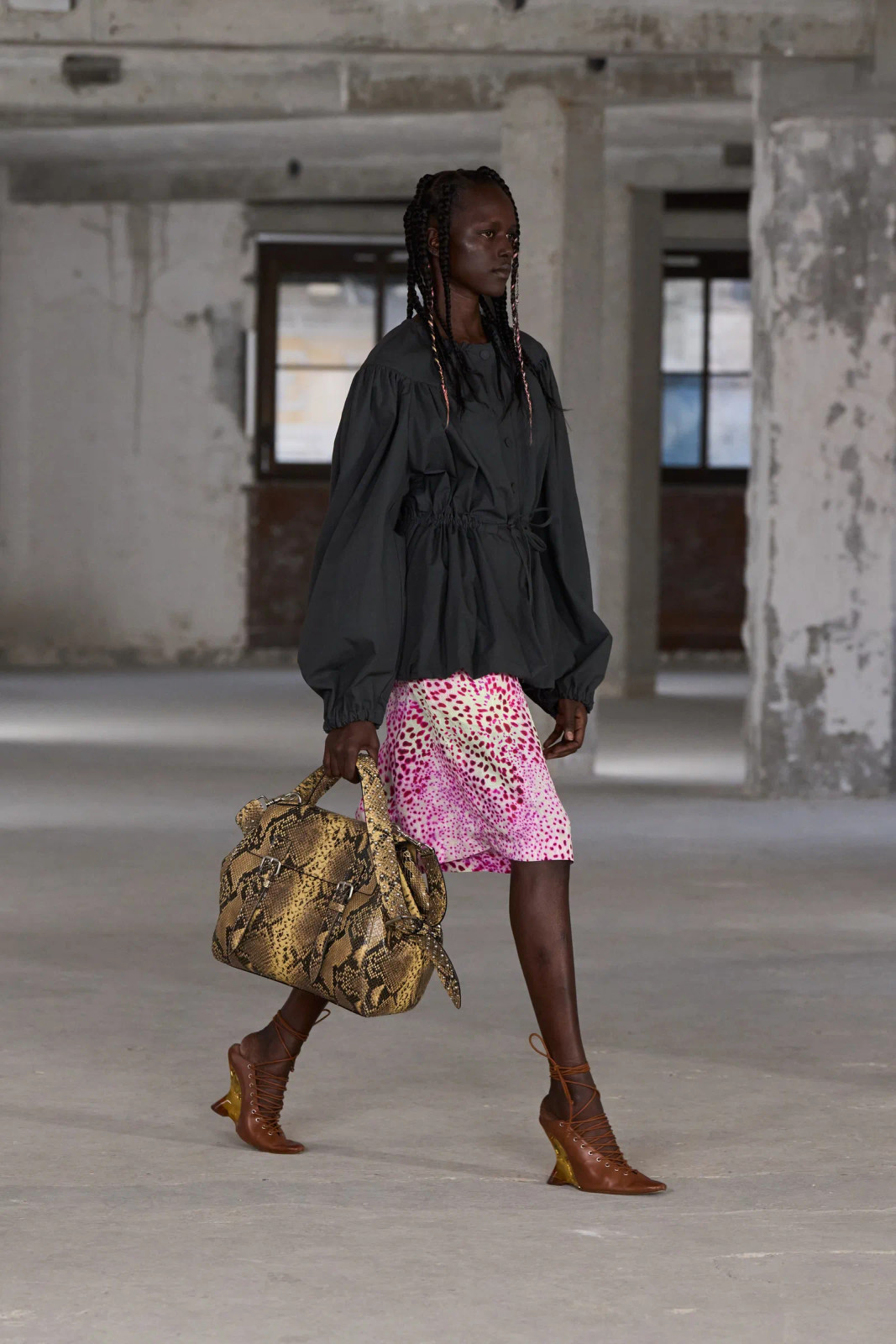 Voluminous Blouse and Animal Print Skirt Create a Playful Casual Look Voluminous Blouse and Animal Print Skirt Create a Playful Casual Look — Spring Casual Outfits 2027