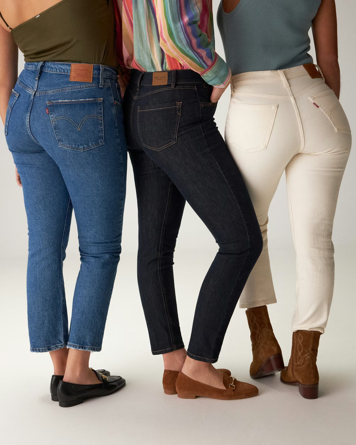 Varied Washes and Casual Footwear Ensemble Varied Washes and Casual Footwear Ensemble — Skinny Jeans Outfits 2027