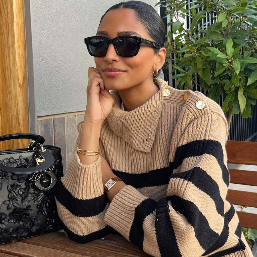 Statement Striped Sweater with Voluminous Sleeves Statement Striped Sweater with Voluminous Sleeves — Fall Capsule Wardrobe 2026