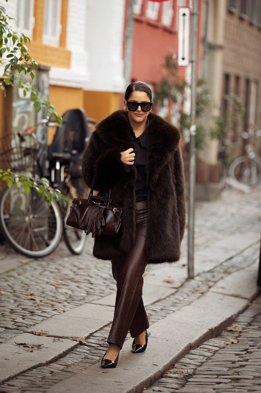 Pointed Toe Heels Dark Brown Faux Fur Coat with Leather Trousers for Evening Pointed Toe Heels Dark Brown Faux Fur Coat with Leather Trousers for Evening — Faux Fur Outfits 2027