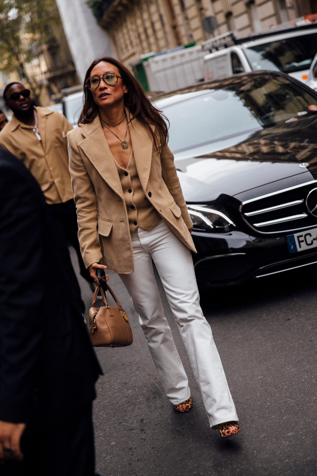 White Flare Pants with Beige Knit Vest and Corduroy Blazer White Flare Pants with Beige Knit Vest and Corduroy Blazer — Skinny Flare Pants Outfits 2027
