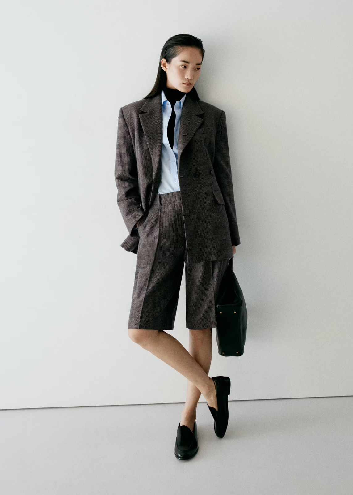 Oversized Tweed Blazer and Bermuda Shorts for Business Casual Oversized Tweed Blazer and Bermuda Shorts for Business Casual — Vintage Outfits 2027