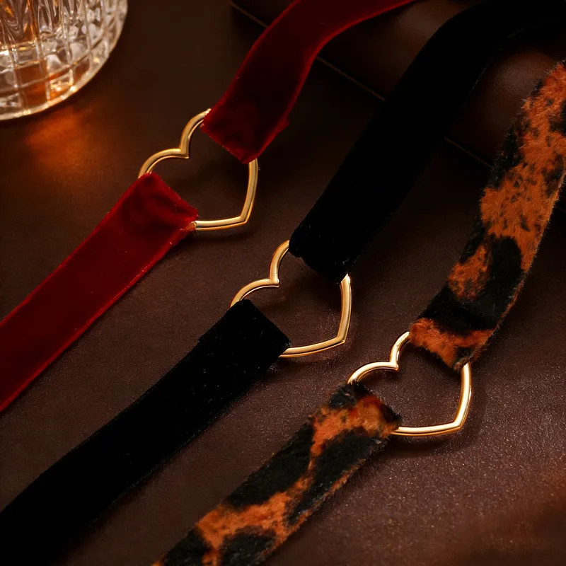 Accessory Focus: Velvet and Faux Fur Chokers with Heart Charms Accessory Focus: Velvet and Faux Fur Chokers with Heart Charms — Gothic Romantic Outfits 2027