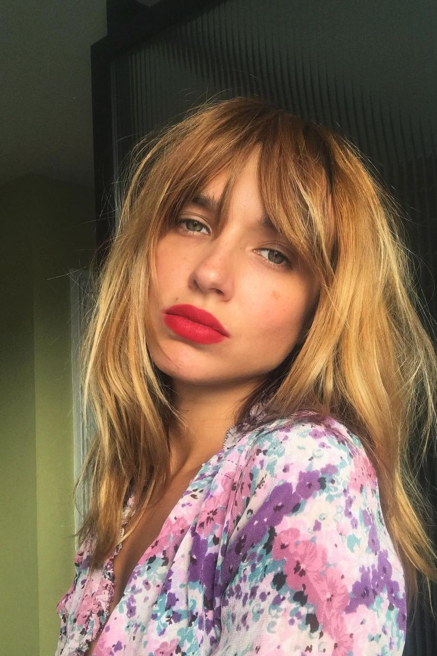 Air-Dried Wavy With Curtain Bangs Air-Dried Wavy With Curtain Bangs — Balayage 2027