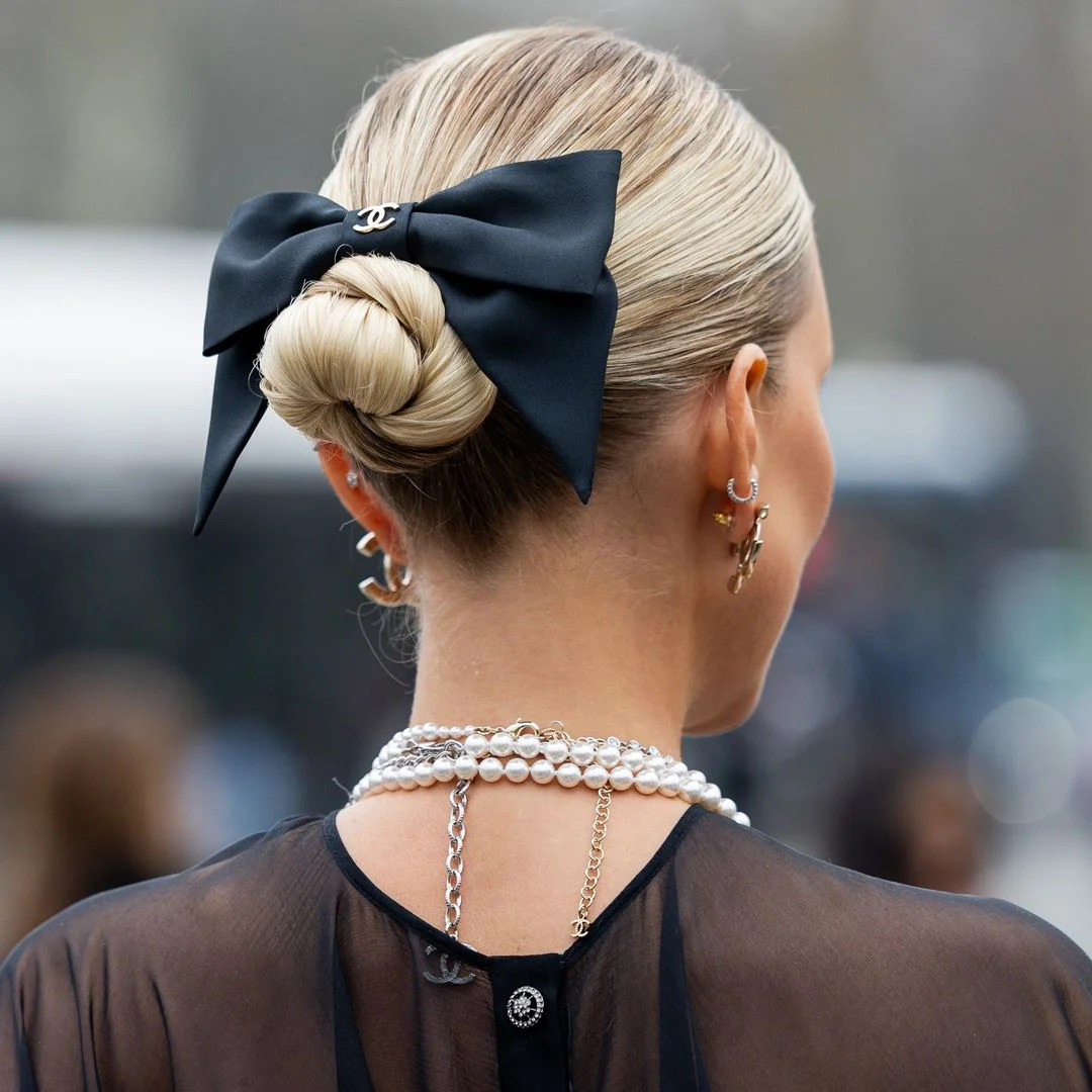 Blonde With Subtle Highlights Visual Idea — Christmas Hairstyles 2026