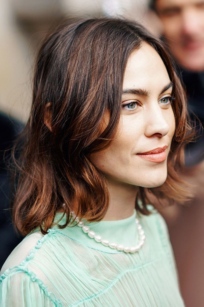 Collarbone Lob With Loose Waves Collarbone Lob With Loose Waves — Haircuts 2027 for Wavy Hair