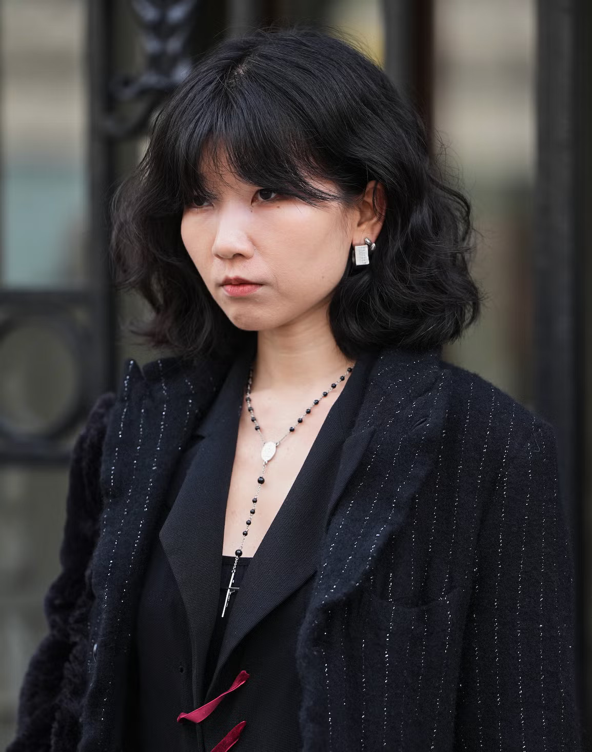 Front View Chin Length Angled Bob With Blunt Bangs Front View Chin Length Angled Bob With Blunt Bangs — Wavy Haircuts 2027