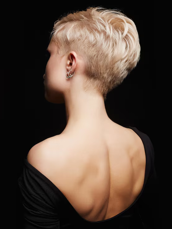 Platinum Nape Undercut Wavy Crop Platinum Nape Undercut Wavy Crop — Undercut Pixie 2027