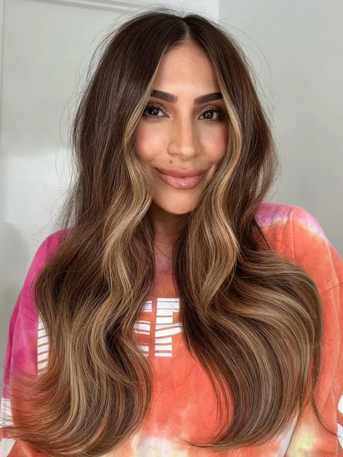 Mid-Back Visual Idea — Highlights on Dark Hair 2027