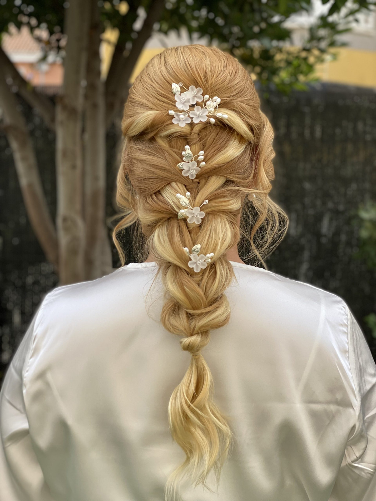 Mid-Back Visual Idea Mid-Back Visual Idea — Bridal Updos 2027