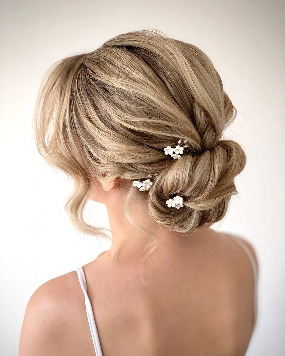 Collarbone Visual Idea Collarbone Visual Idea — Bridal Updos 2027