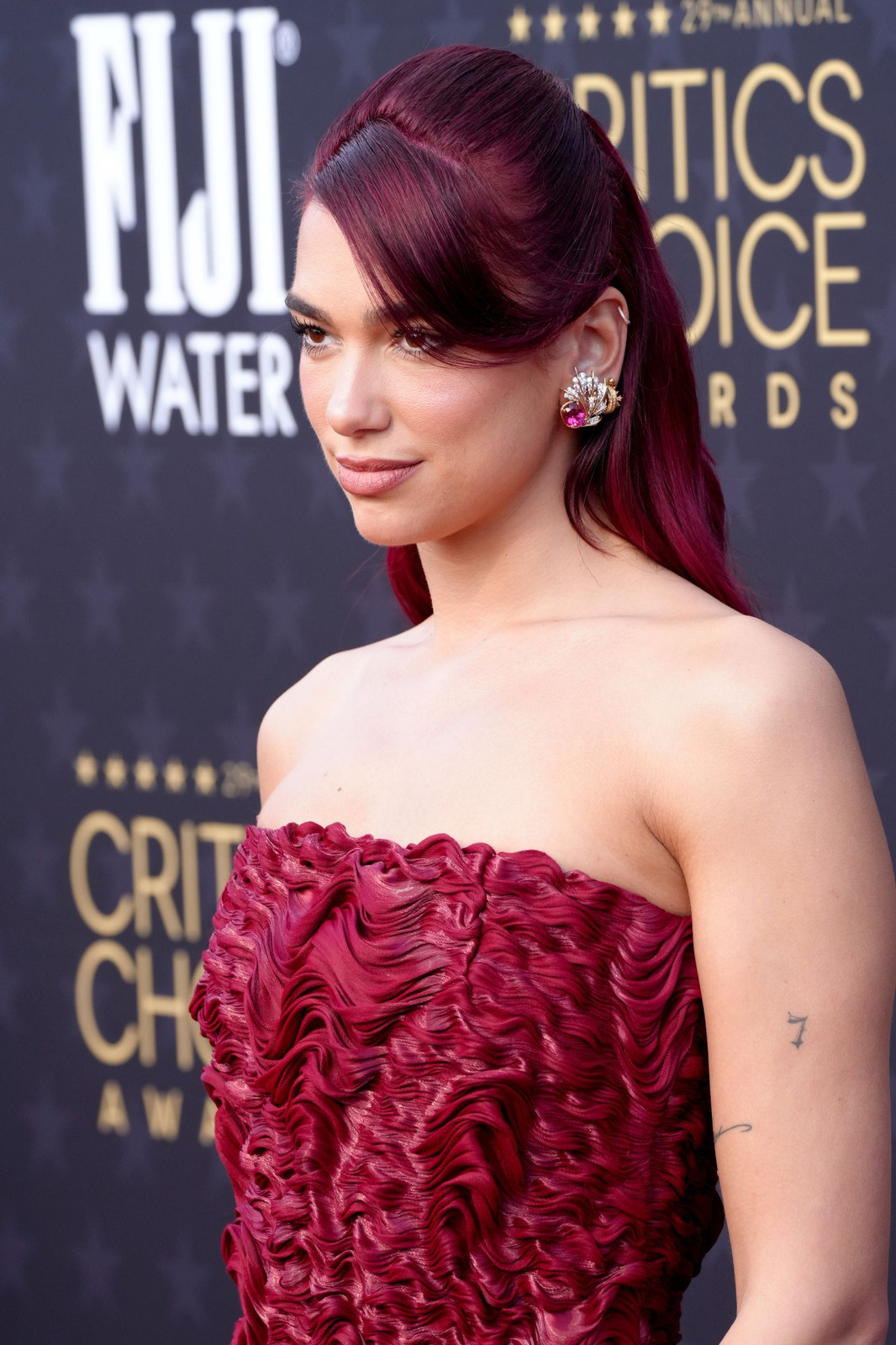 Collarbone Visual Idea Collarbone Visual Idea — Side Swept Bangs 2027