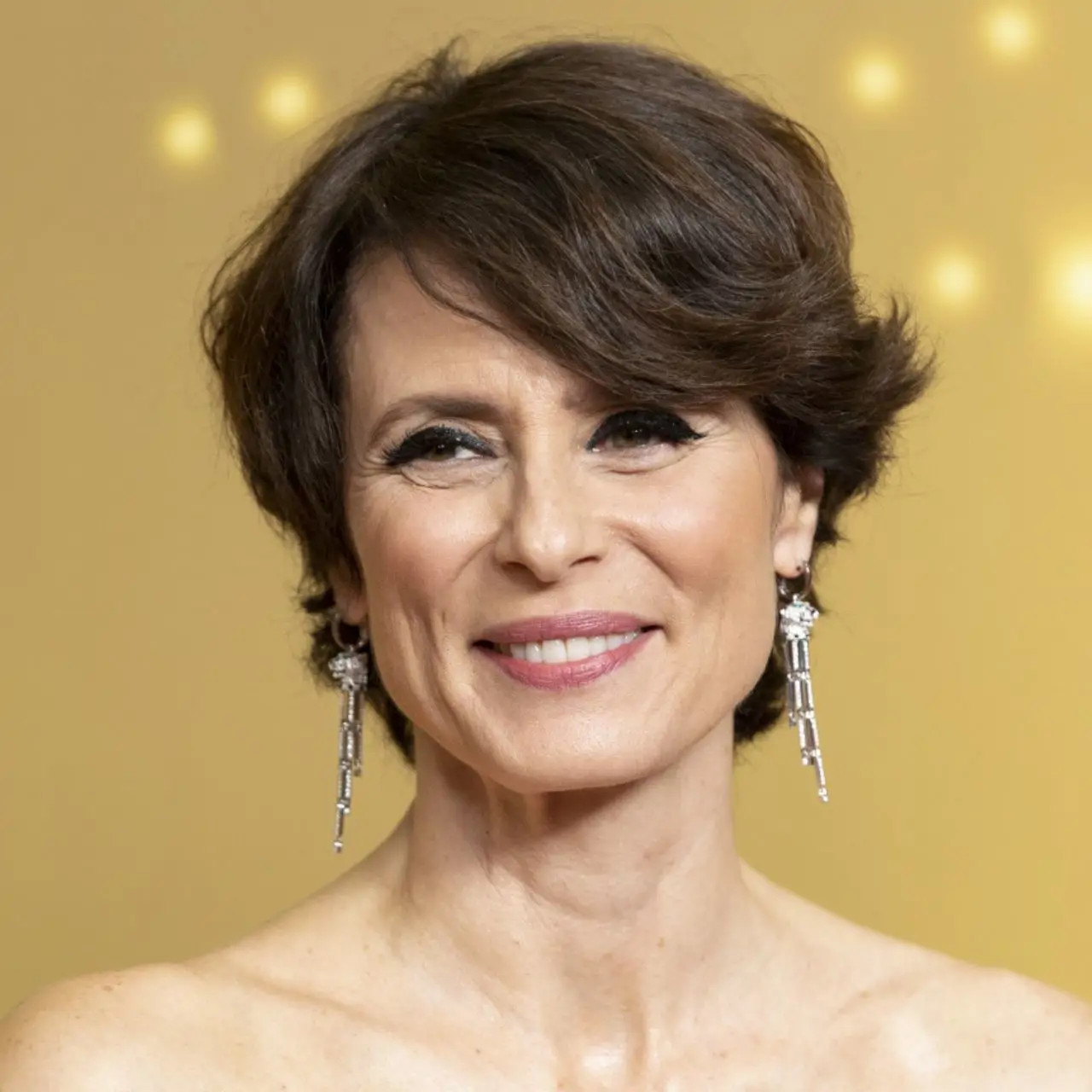 Ear To Chin Visual Idea — Bixie Haircut 2027
