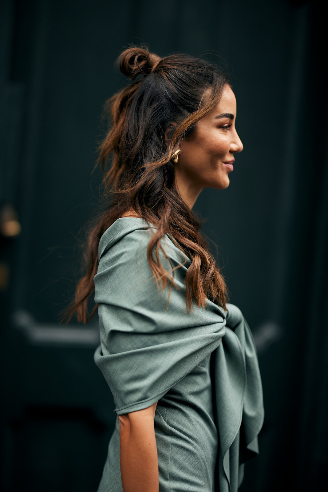 Half-Up Half-Down Messy Bun Half-Up Half-Down Messy Bun — Messy Bun 2027