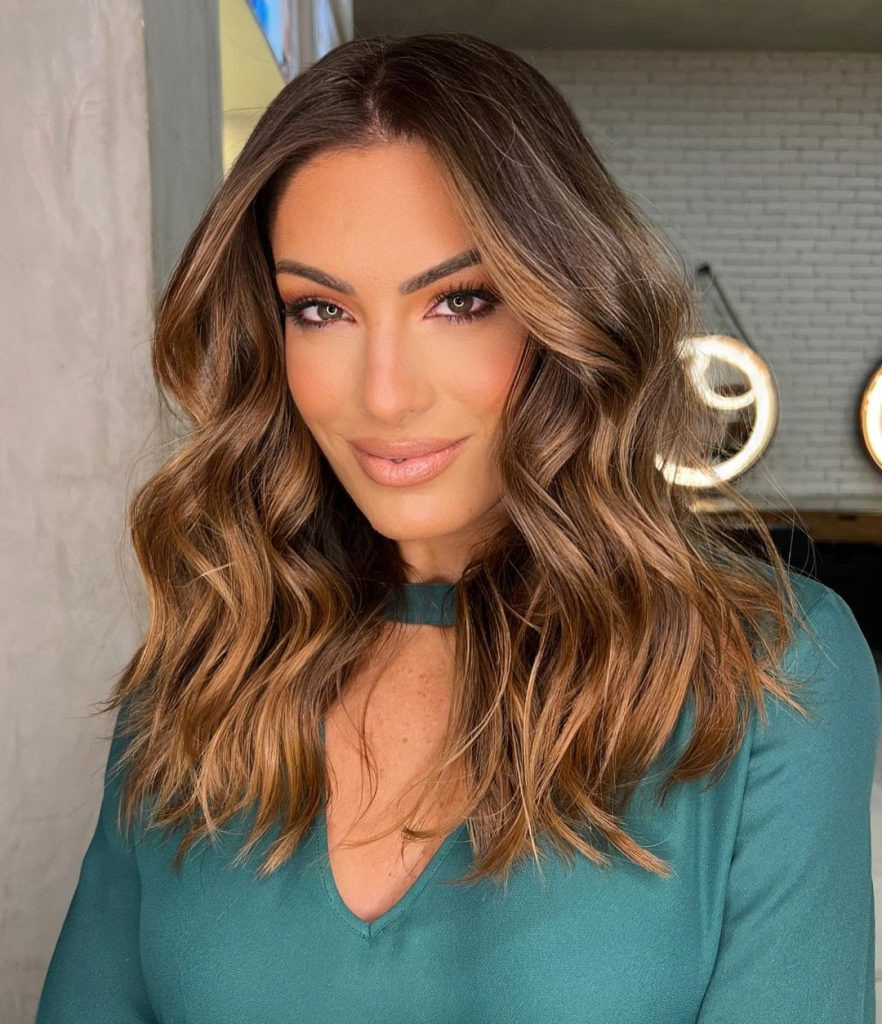Dark Brown With Vibrant Honey & Golden Blonde Dark Brown With Vibrant Honey & Golden Blonde — Honey Balayage 2027