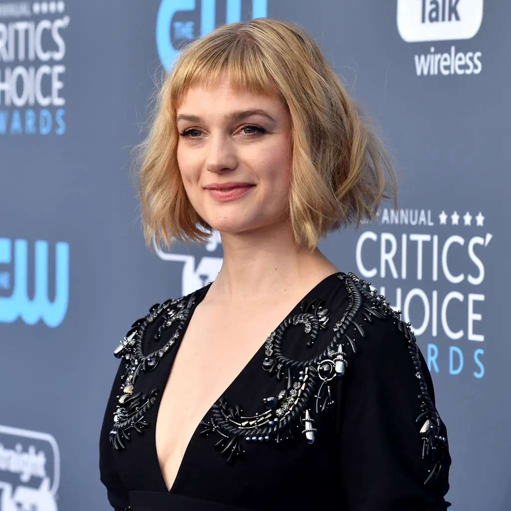 Ear Length Blonde Bob With Wavy Baby Bangs Ear Length Blonde Bob With Wavy Baby Bangs — Baby Bangs 2027