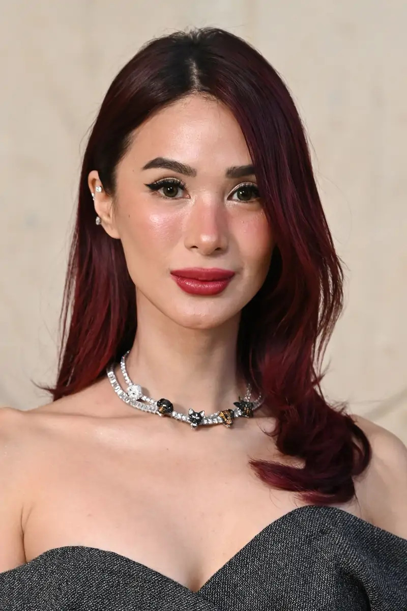 Messy Air-Dried Mid-Back Waves Messy Air-Dried Mid-Back Waves — Mulled Wine Hair 2027