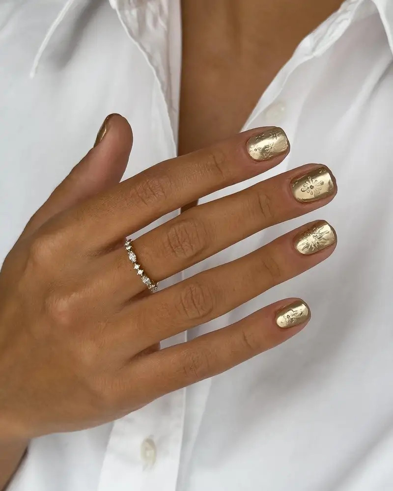 High Gloss Visual Idea High Gloss Visual Idea — Gold Nails 2027
