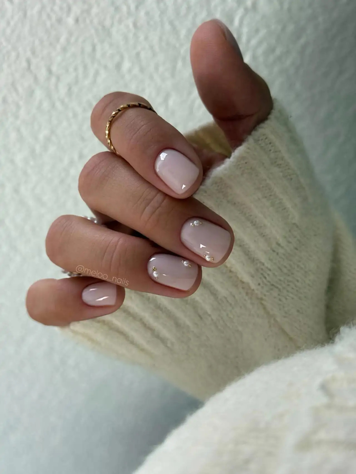 Visual Idea Visual Idea — Short Winter Nails 2027