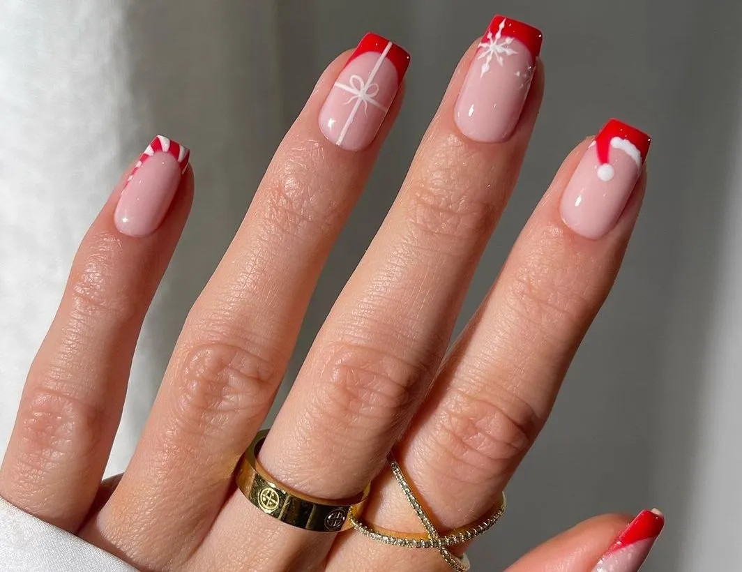 Glossy Visual Idea Glossy Visual Idea — Christmas Gel Nails 2026