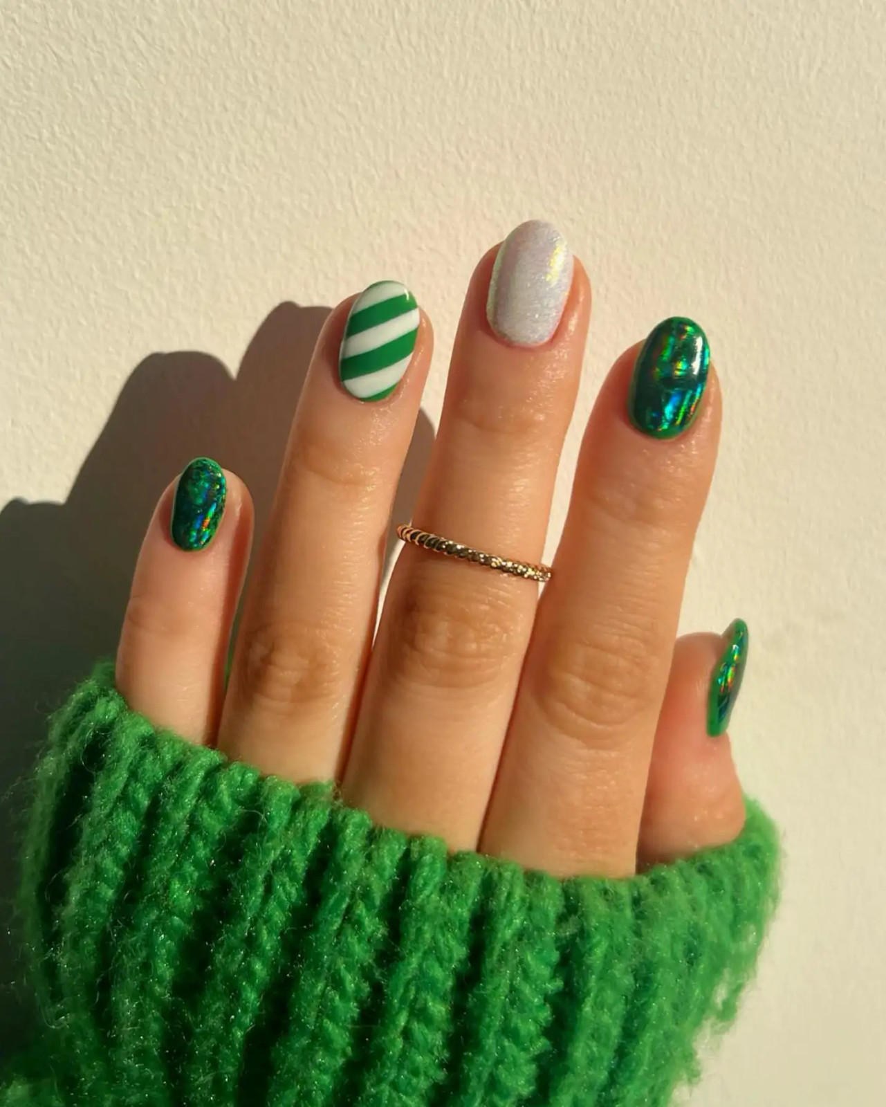 Holographic Green Stripes And Shimmer Holographic Green Stripes And Shimmer — Easy Christmas Nails 2026