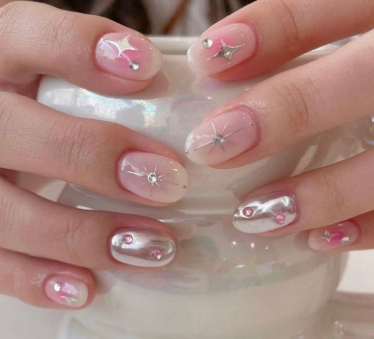 Metallic Silver Accents On Short Oval Metallic Silver Accents On Short Oval — Nails 2027 for Everyday