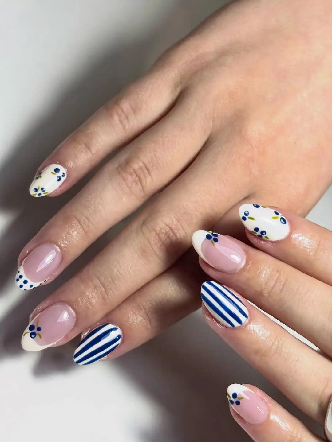 Clean Lines On Stripes And Dots Visual Idea Clean Lines On Stripes And Dots Visual Idea — Concert Nails 2027