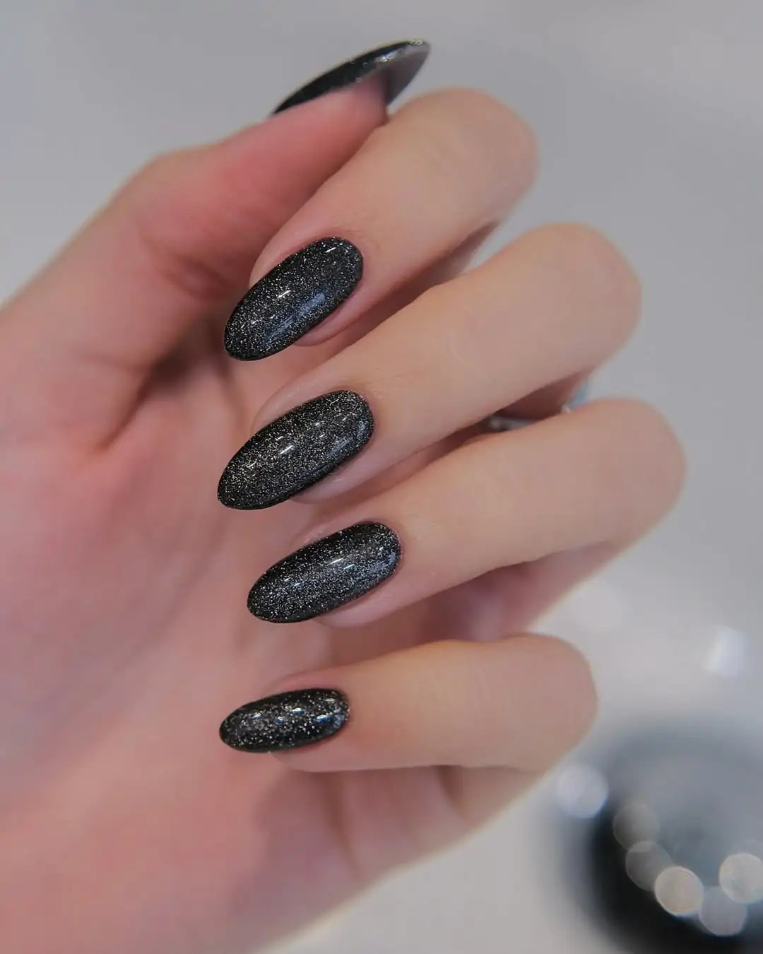 High Gloss With Dense Glitter Visual Idea High Gloss With Dense Glitter Visual Idea — Concert Nails 2027