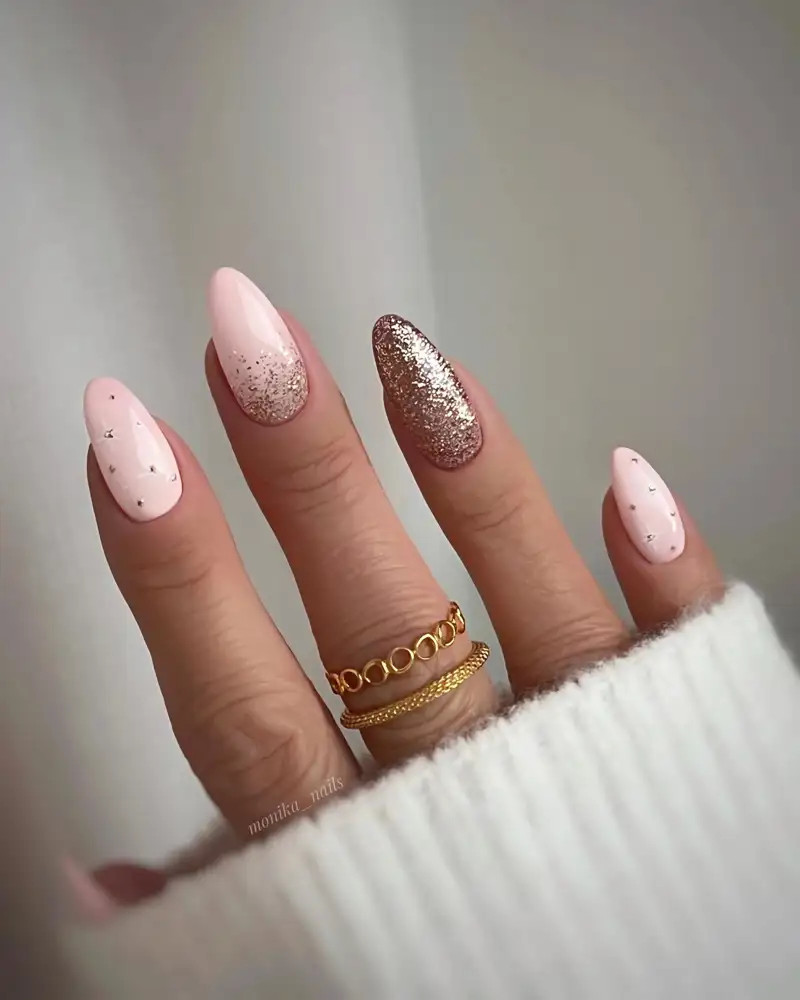 50 uñas de Navidad para 2025: diseños elegantes y sencillos que son máxima tendencia
