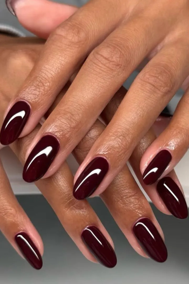High Gloss Visual Idea High Gloss Visual Idea — Winter Red Nails 2027