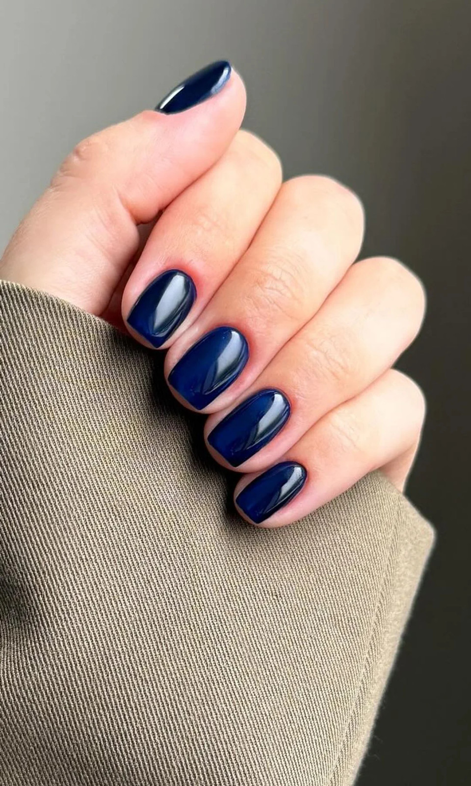 Deep Navy Glossy Short Oval Nails Deep Navy Glossy Short Oval Nails — Simple Winter Nails 2027