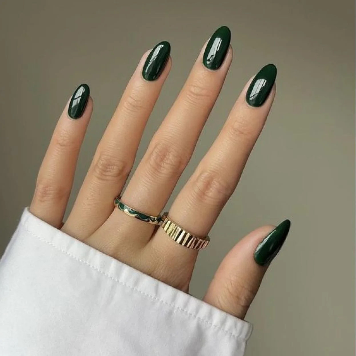 Glossy Deep Forest Green Long Oval Nails — Fall to Winter Nails 2026