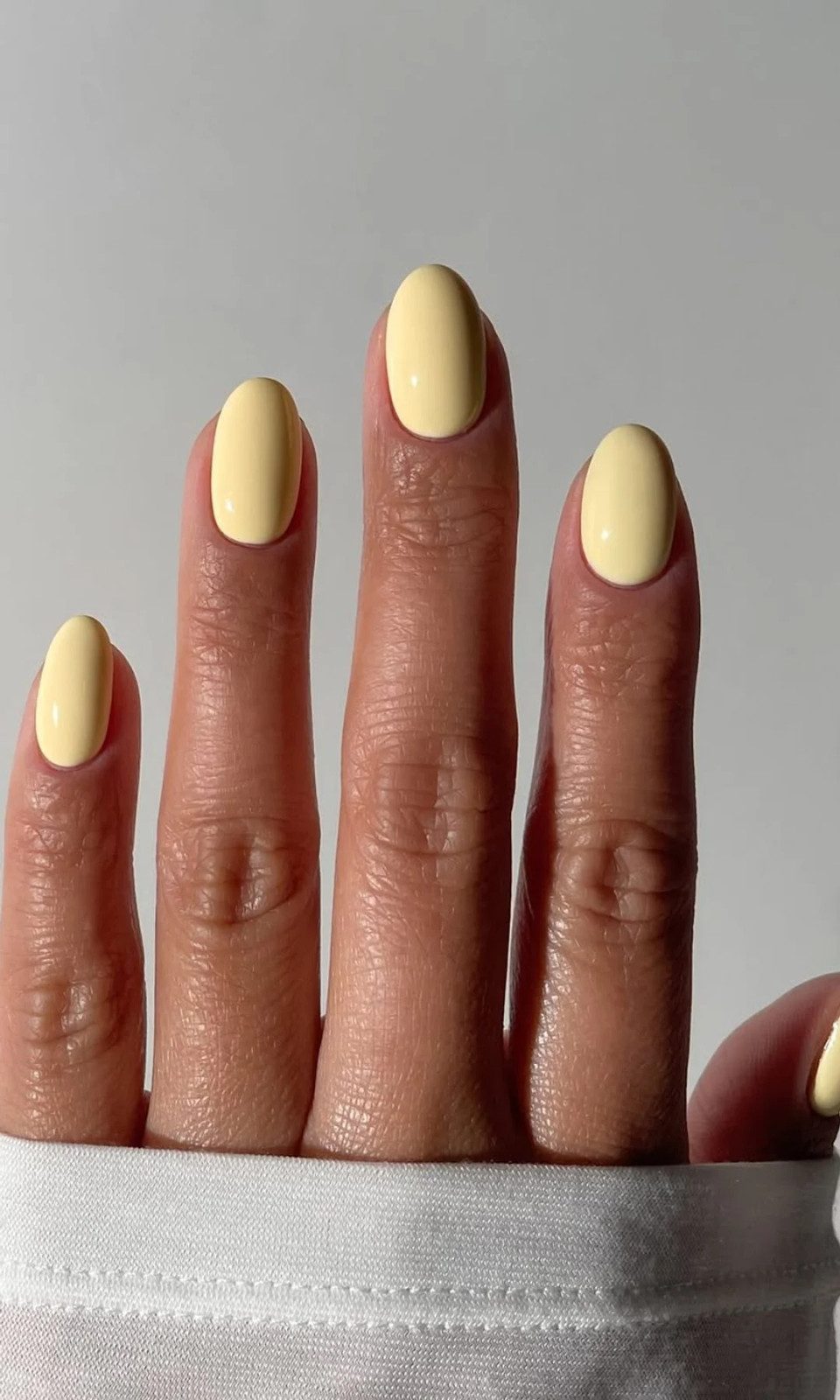 Uniform Opaque Glossy Short Oval Uniform Opaque Glossy Short Oval — Yellow Summer Nails 2027
